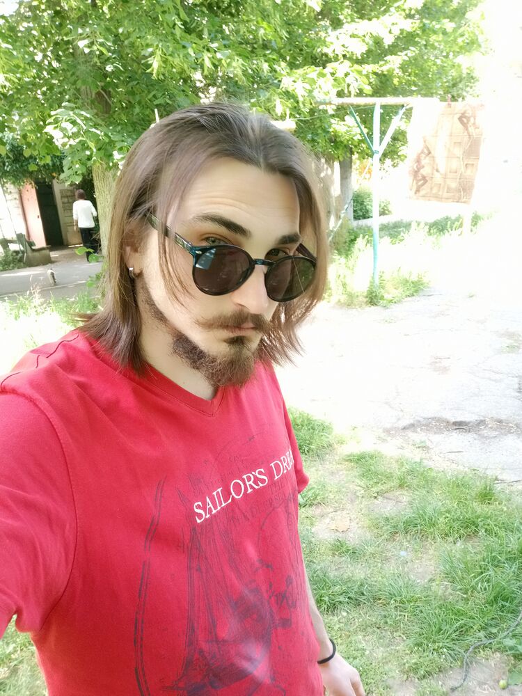  43394769  Andrei, 28 ,    