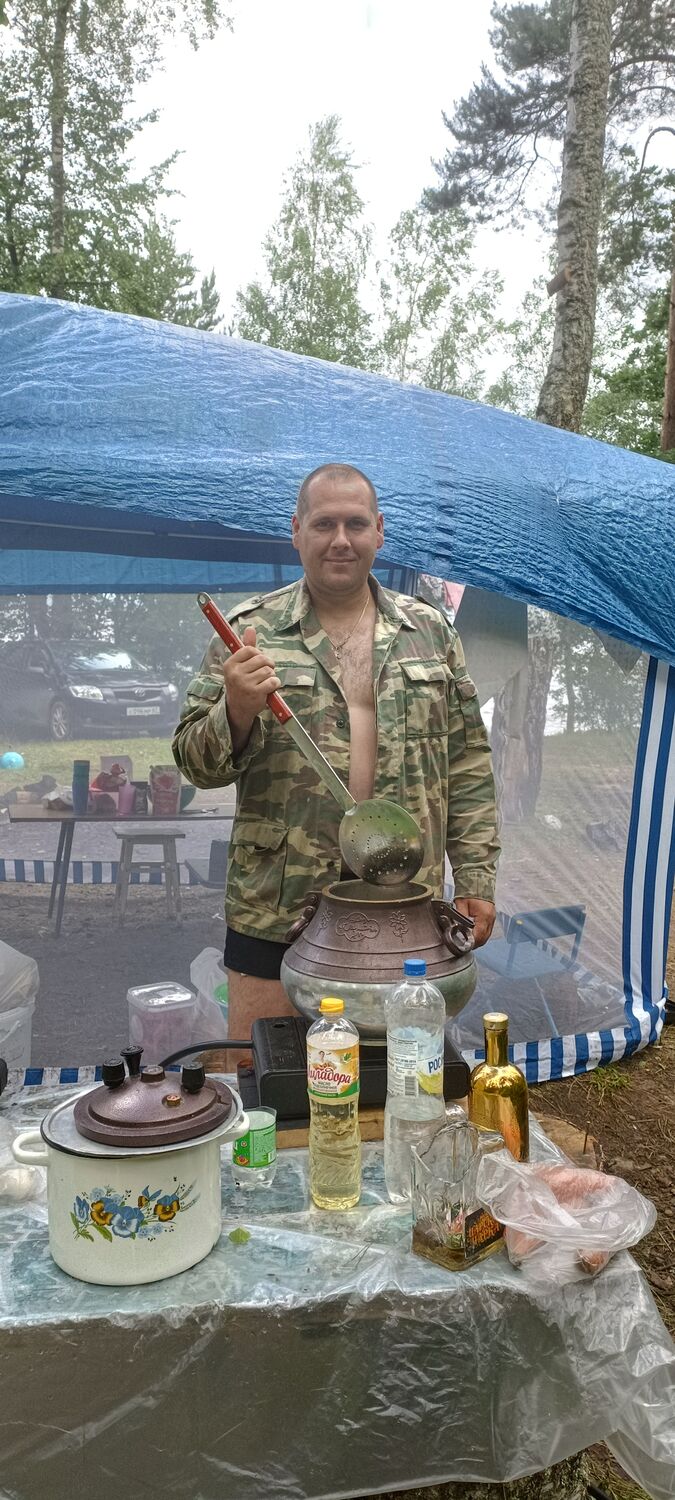  ,   Nikolay, 42 ,  