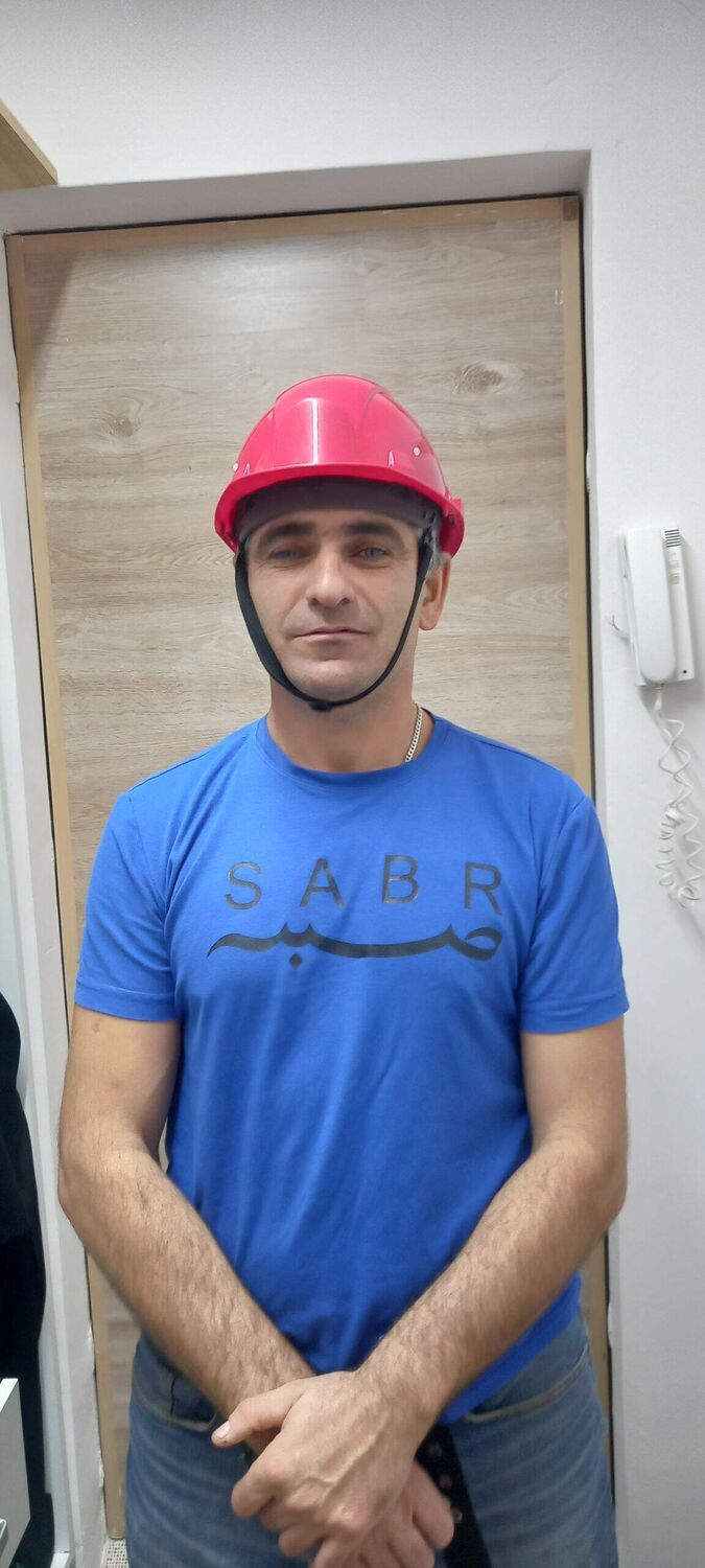  47803269  , 43 ,    --