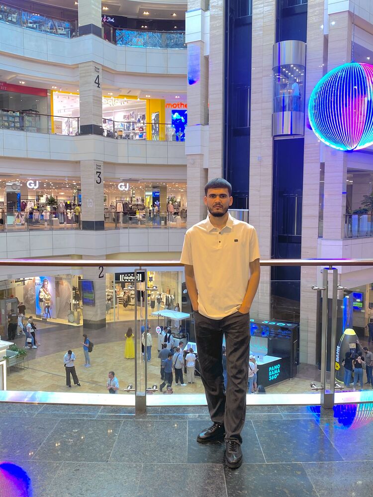  ,   Amirjon, 23 ,   ,   