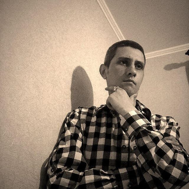  16455469  Artur, 33 ,    