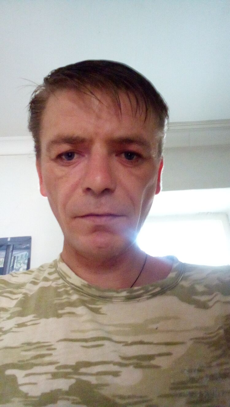  53380459  Sergiu, 37 ,    