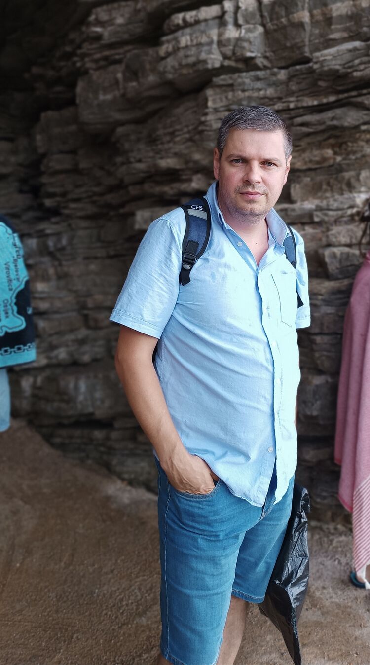  ,   Denis, 42 ,   ,   