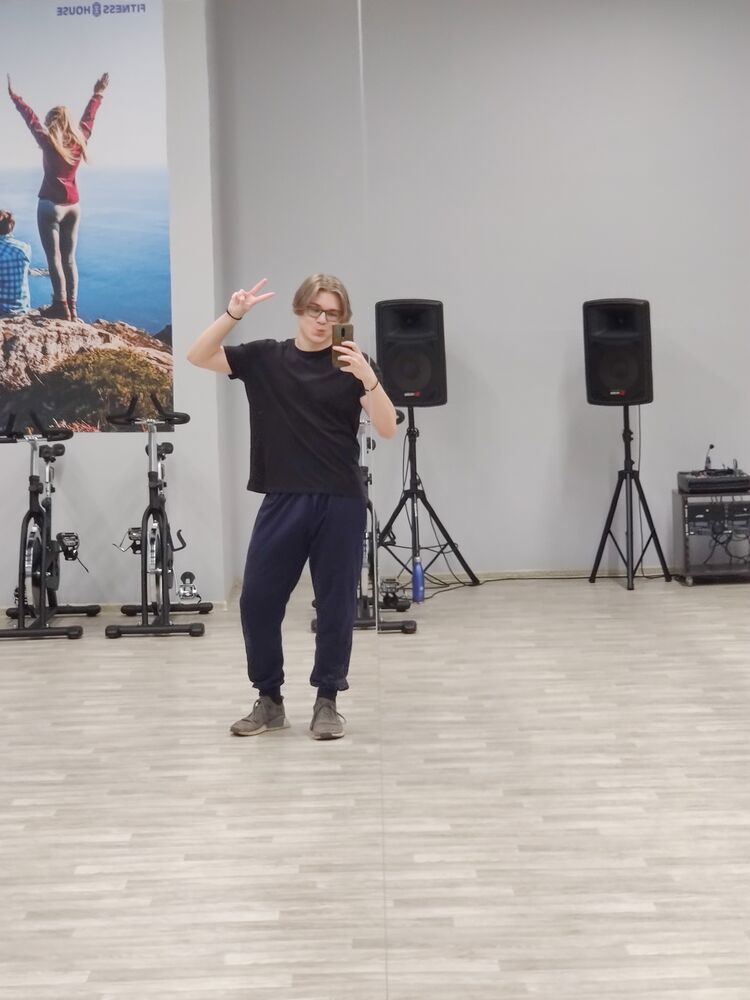  28937799  , 22 ,    -