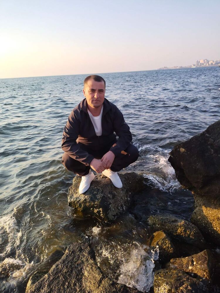  48224289  Ali, 43 ,    