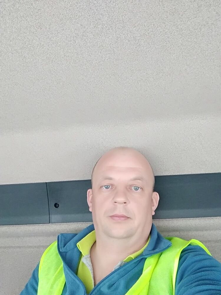  19117769  Fedor, 44 ,    
