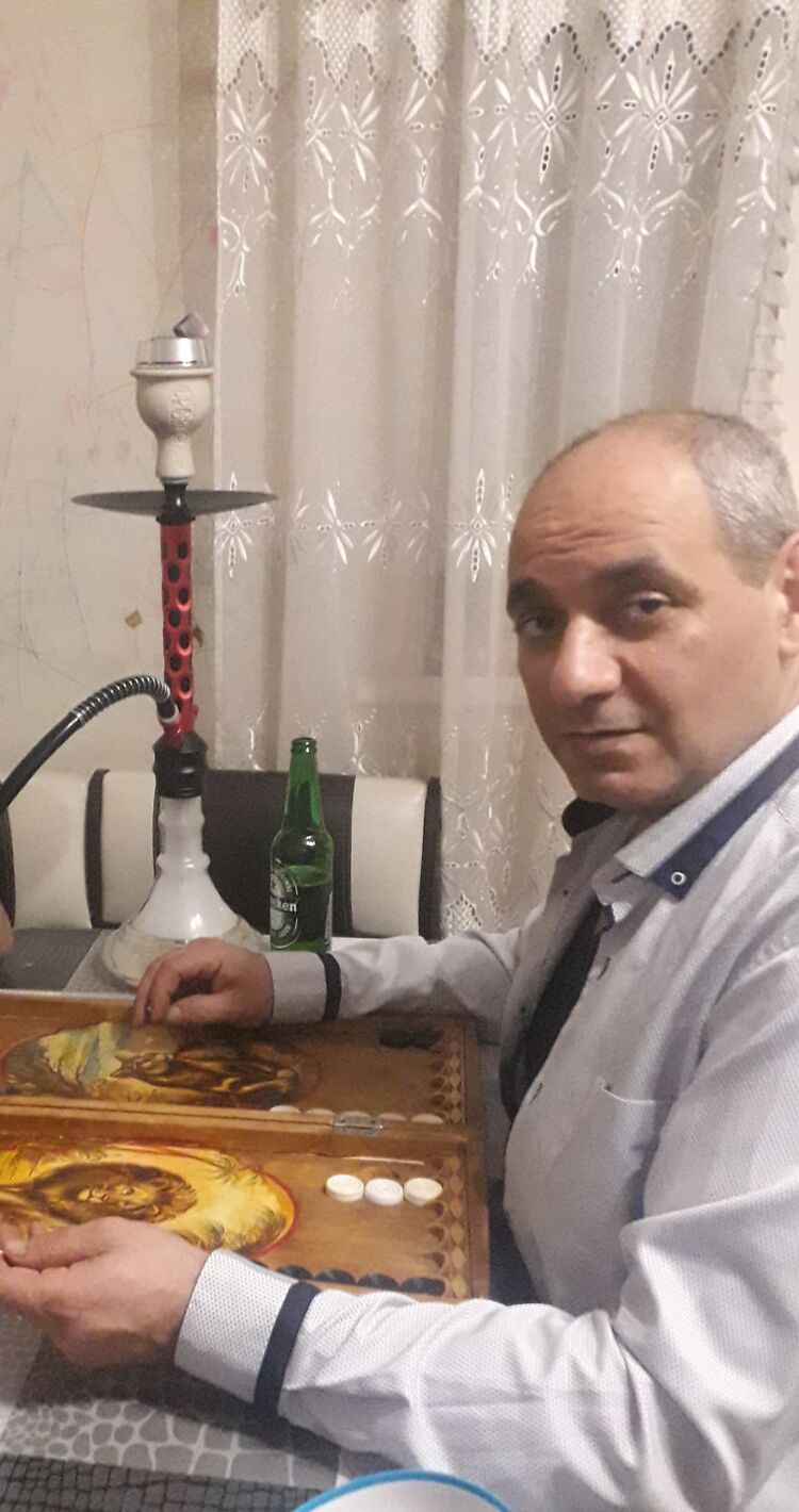  ,   Artur, 48 ,   ,   