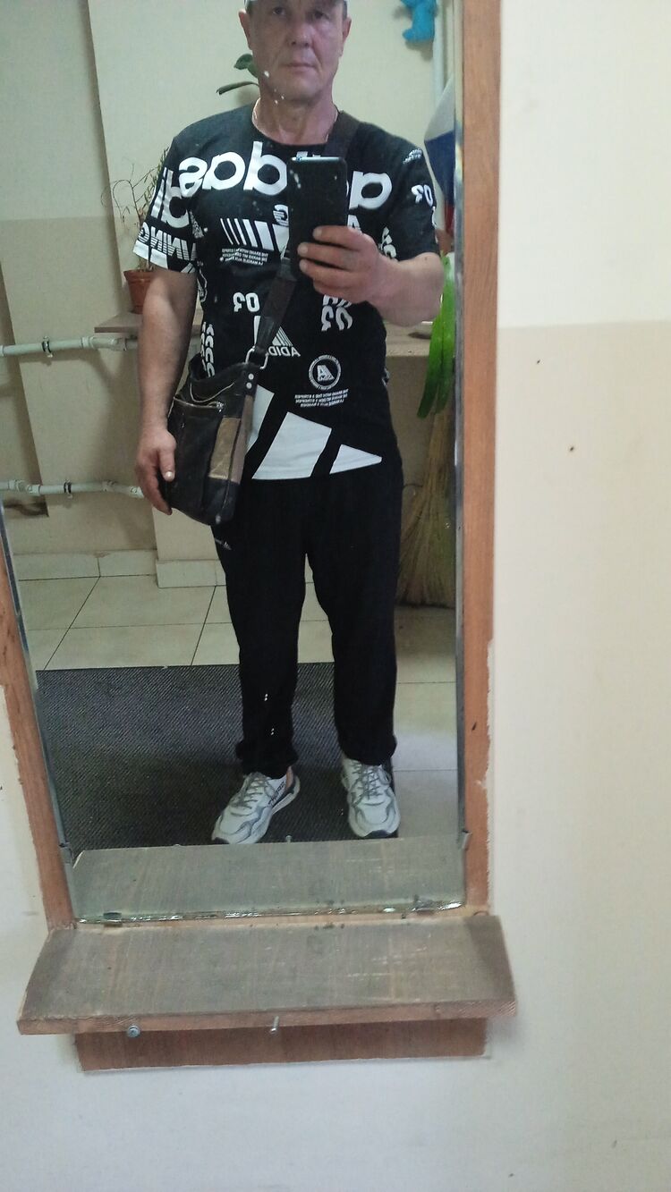 28592299  , 48 ,    