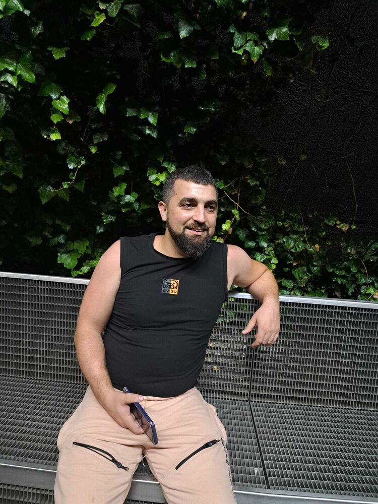  43883859  , 36 ,    