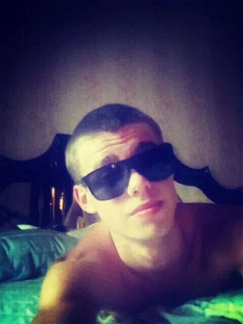  29169289  Alex, 29 ,    