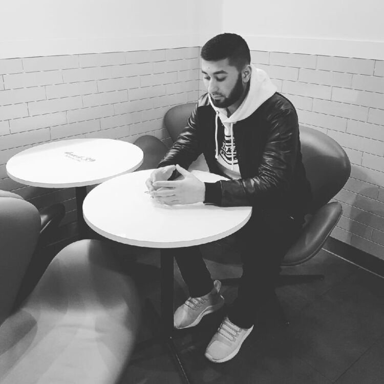  49662019  Fara, 31 ,    