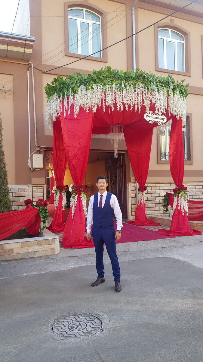 18307079  Firdavs, 27 ,    