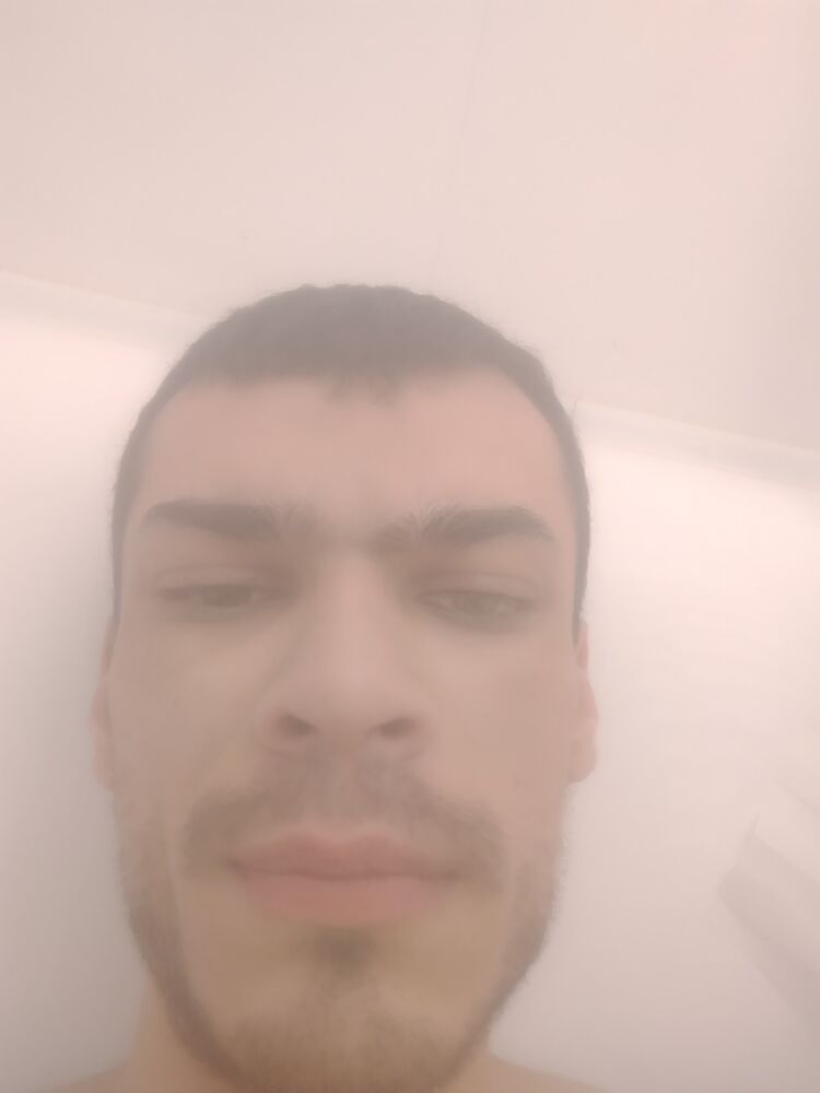  48338349  Robert, 28 ,    