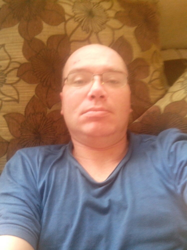  18318099  Evgenii, 46 ,    
