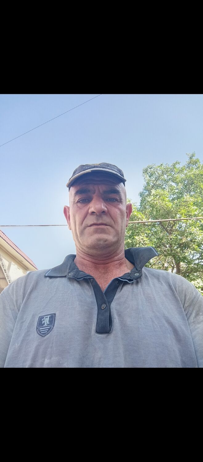  46528189  Arif, 48 ,    