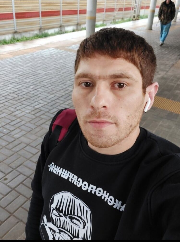  54169589  Isak, 33 ,    