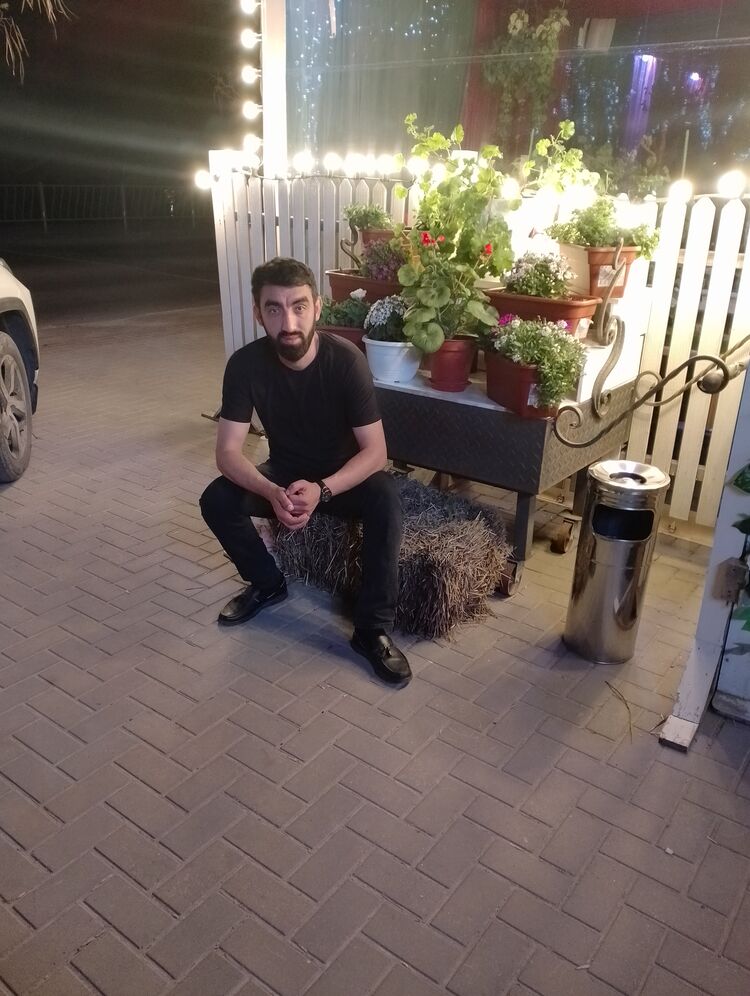  34834129  Ramin, 31 ,    