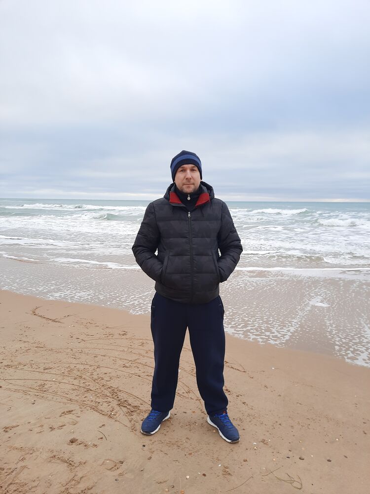  ,   Aleks, 47 ,   ,   , c 