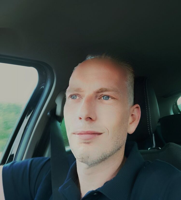  ,   Dirk, 45 ,   ,   , c , 