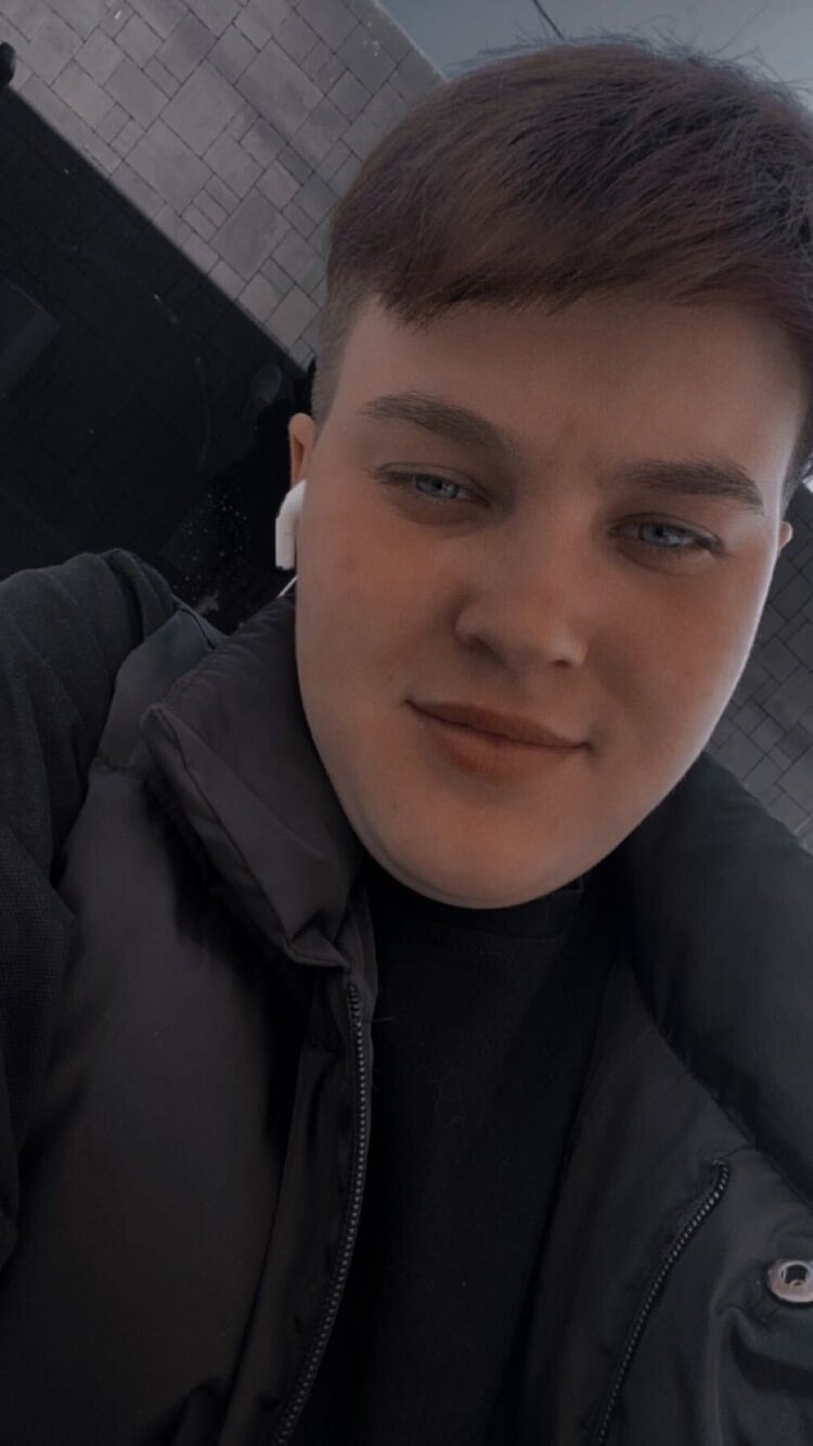  42833389  , 22 ,    