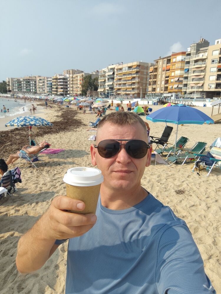  Torrevieja,   Viktor, 43 ,   ,   , c 