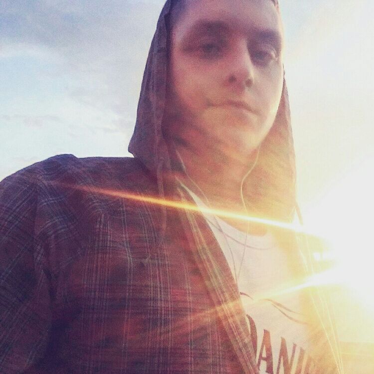  8681139  Aleksandr, 27 ,    