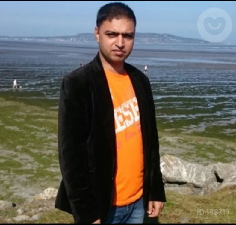  ,   Dee, 35 ,   ,   , c , 