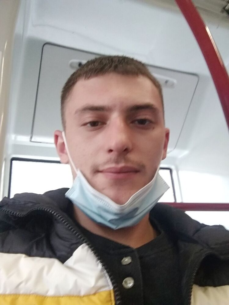  21649869  , 32 ,    Milan