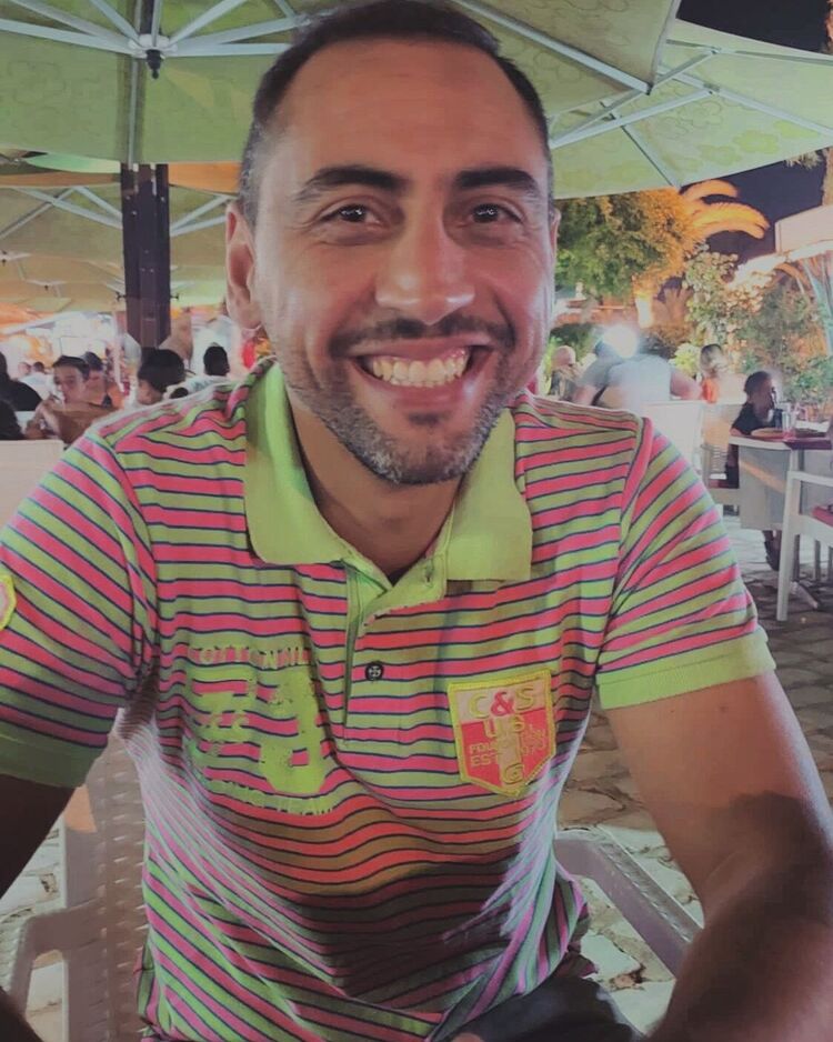  38387789  Houcine Bouc, 39 ,    Tunis