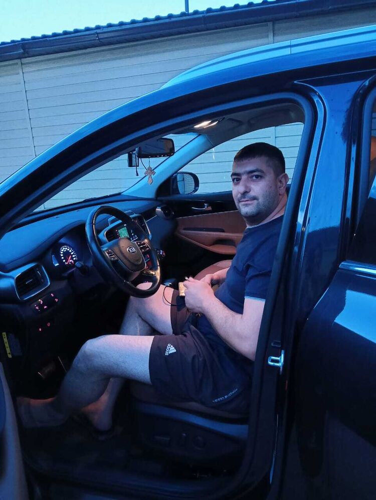  ,   Andranik, 34 ,   ,   