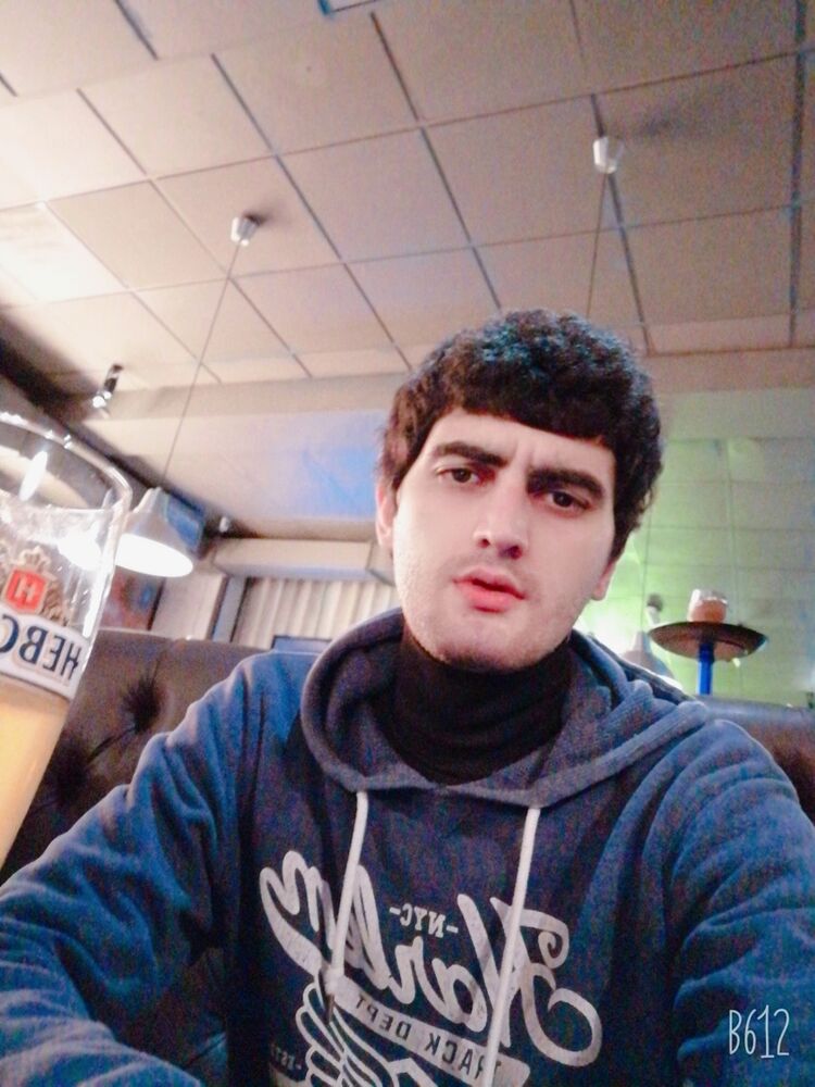  18593139  Slavik, 30 ,    