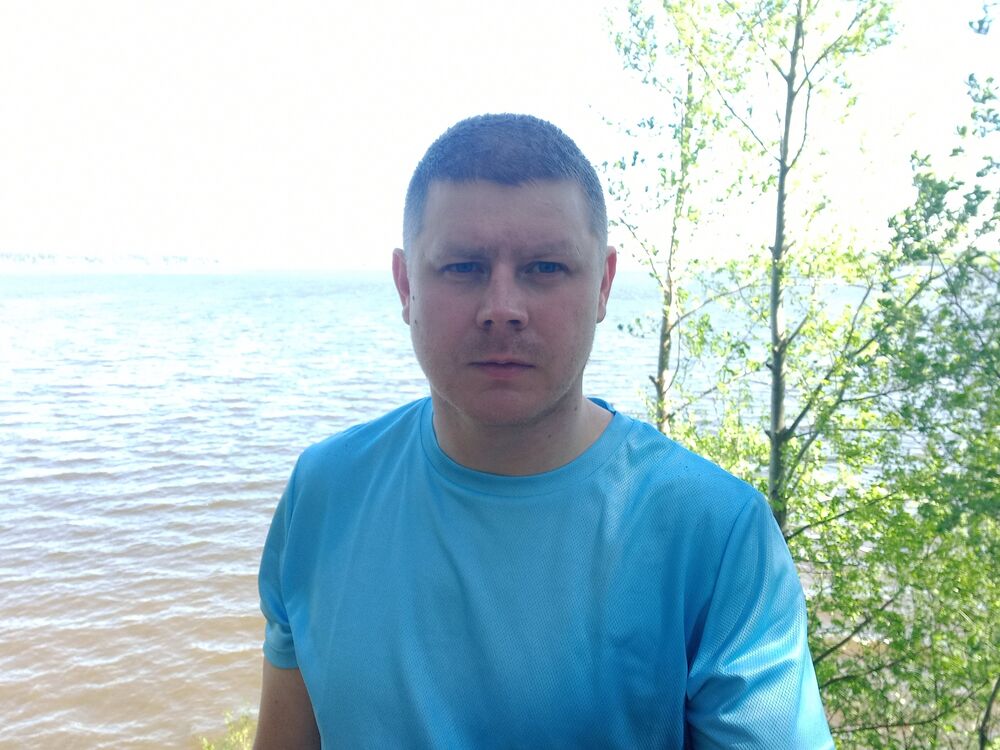  53268239  Pavel, 33 ,    