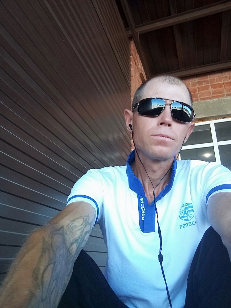  ,   Vladimir, 42 ,   ,   