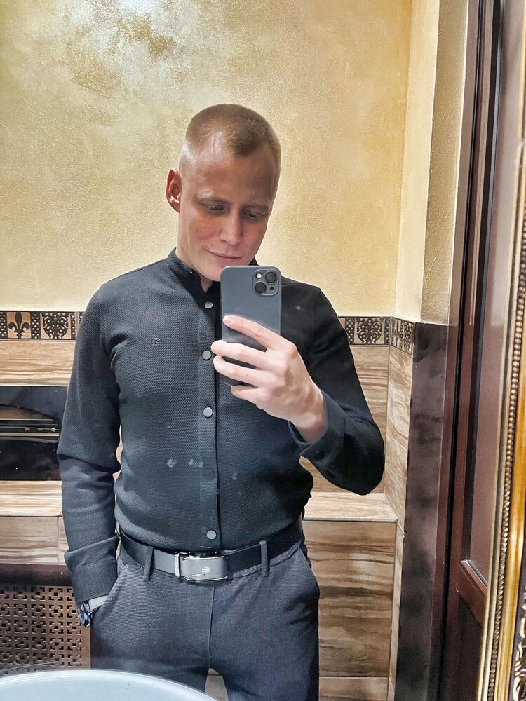  ,   Denis, 27 ,   ,   