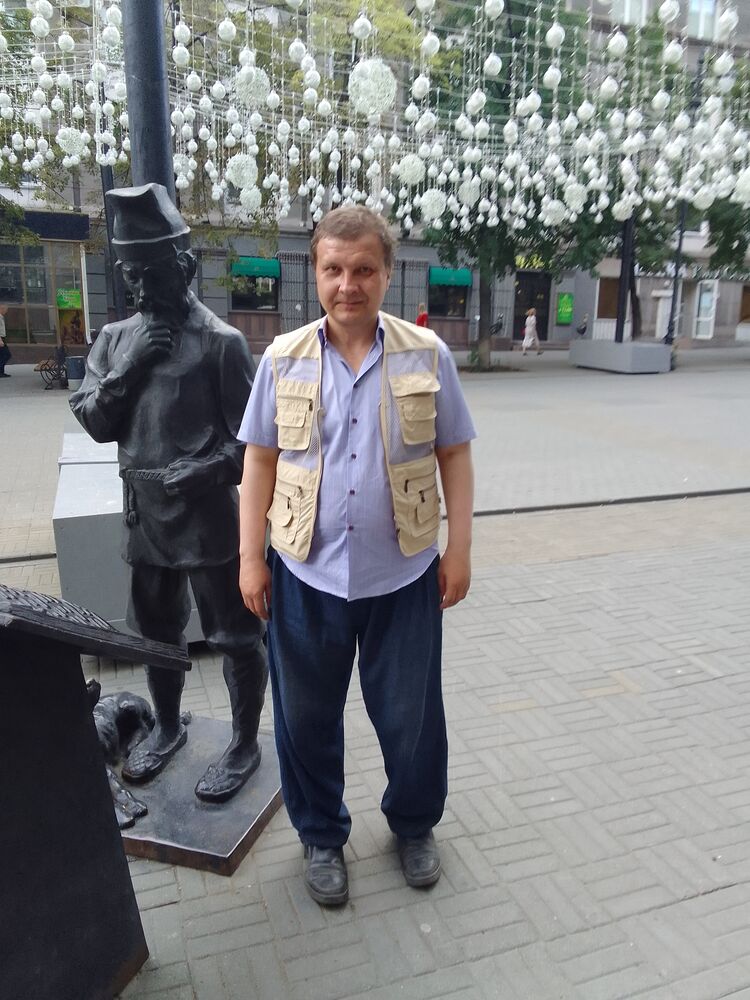  35902039  Martinovih, 46 ,    