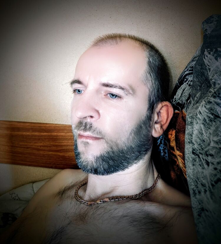  45020679  Evgen, 42 ,    