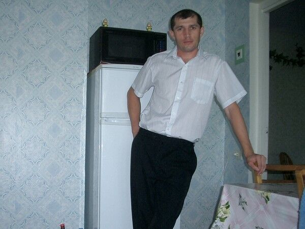  10759119  Sergiu, 47 ,    