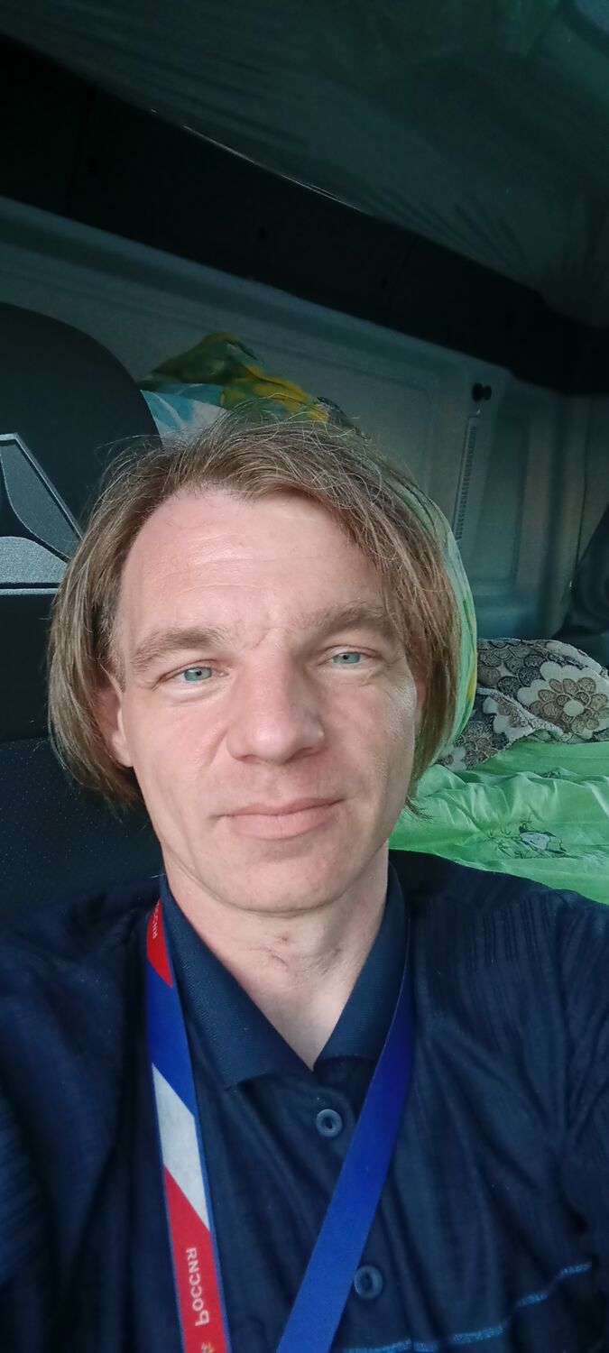  44355279  Alexander, 40 ,    