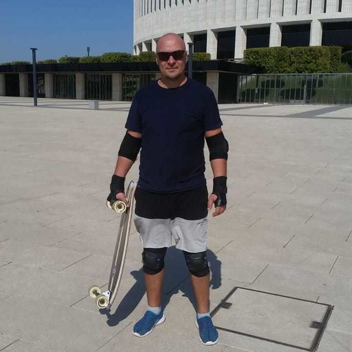  ,   Alex, 47 ,   
