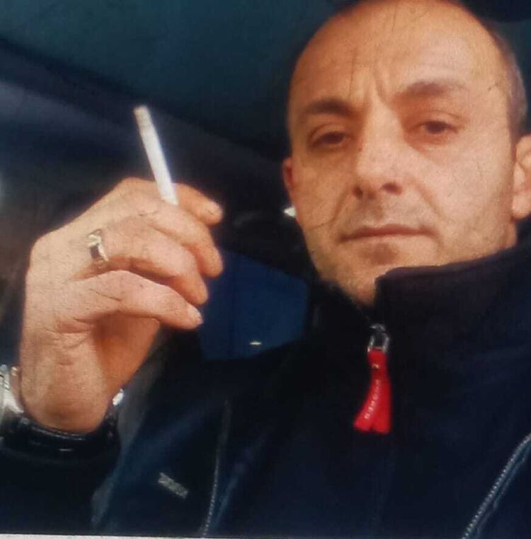  43726049  Artur, 41 ,    
