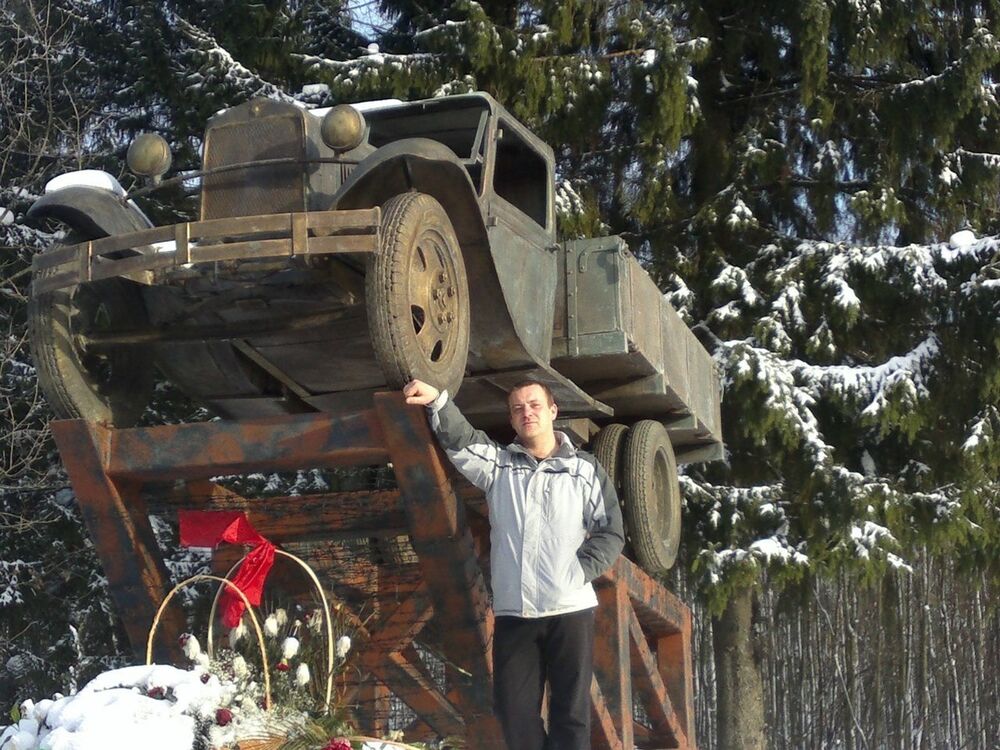  18952089  Maikl, 46 ,    