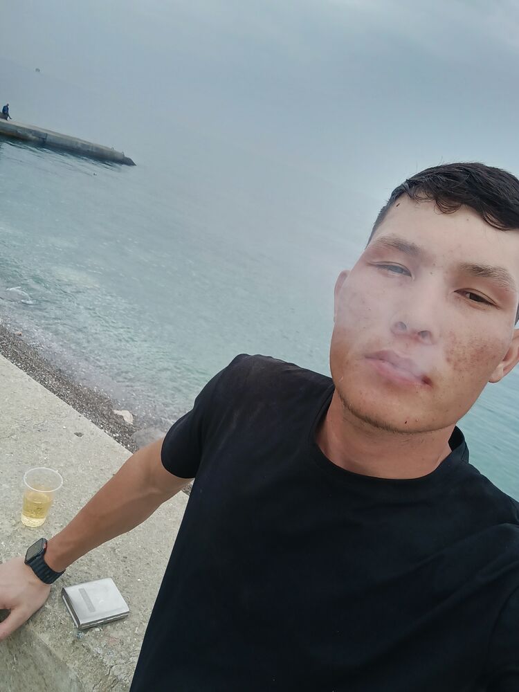  42890389  , 24 ,    