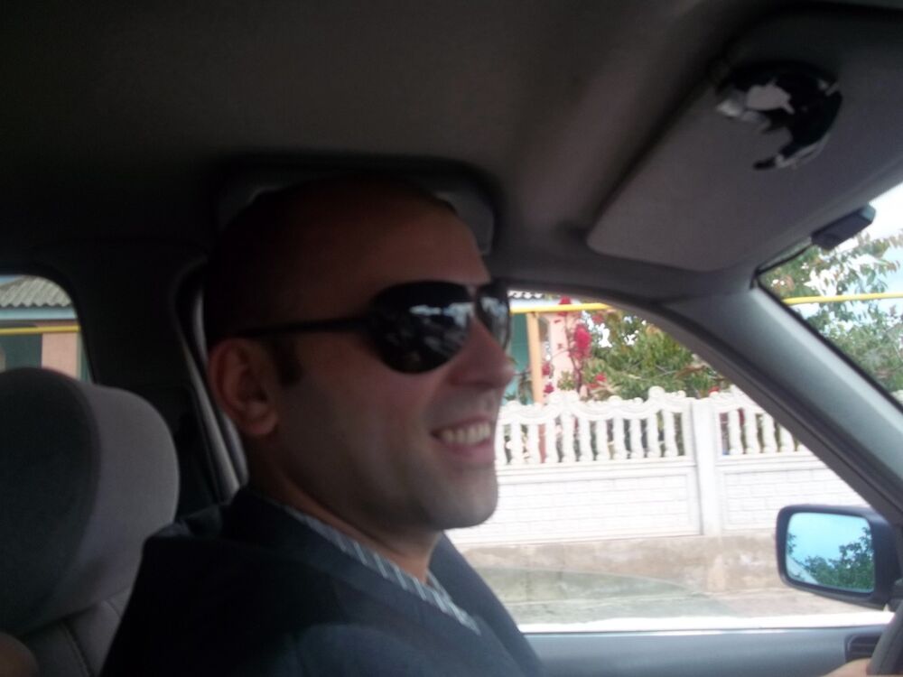  ,   Victor, 41 ,   ,   , c 