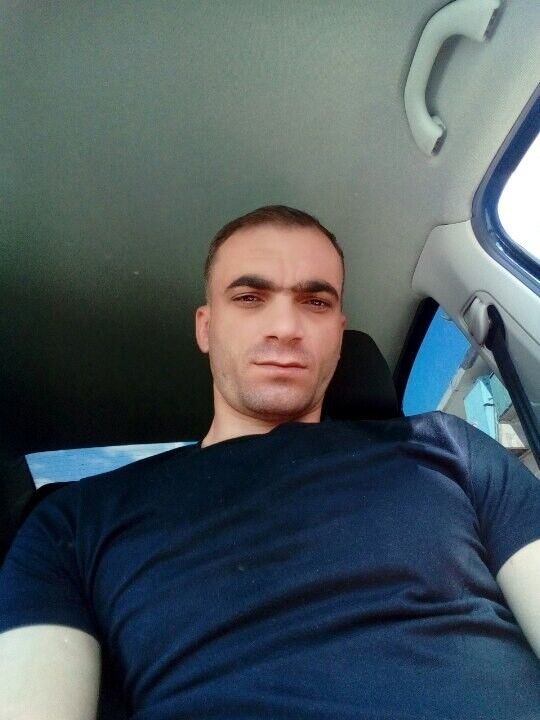  10056719  A S, 39 ,    
