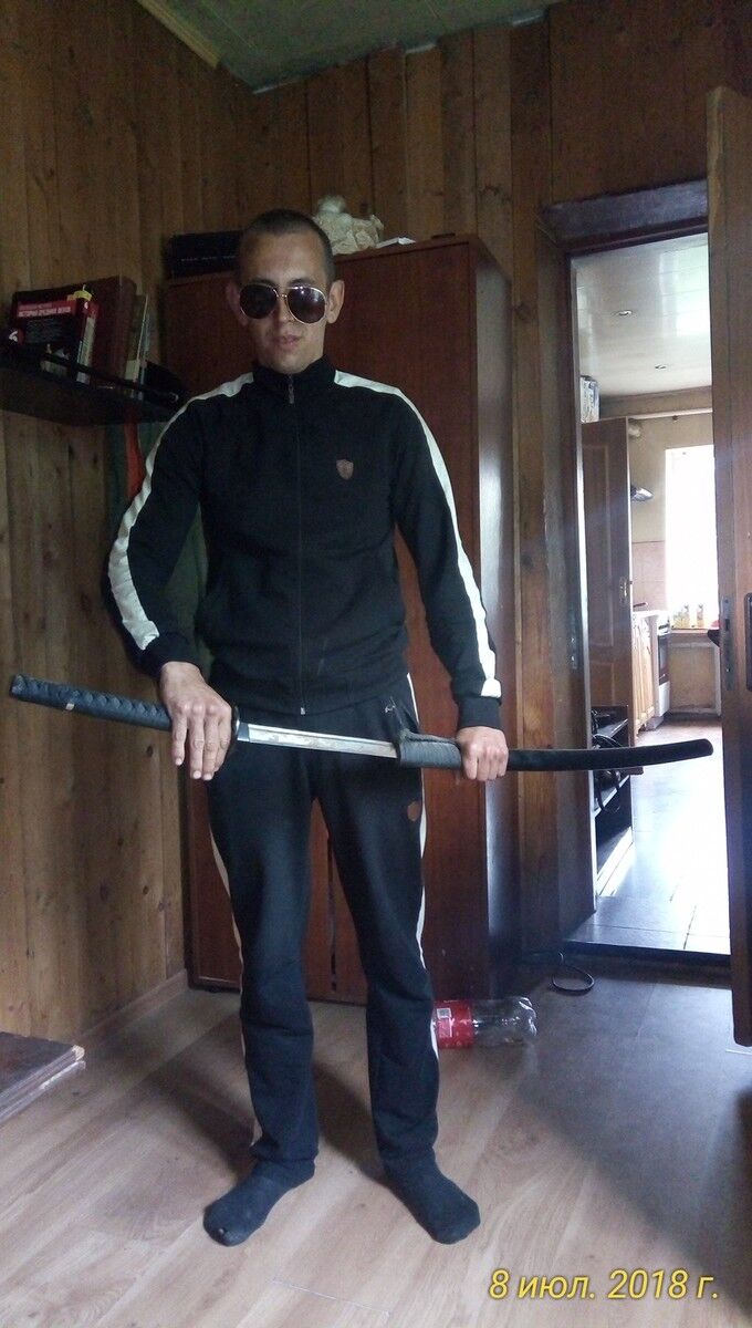  ,   Artem, 32 ,   ,   , c 