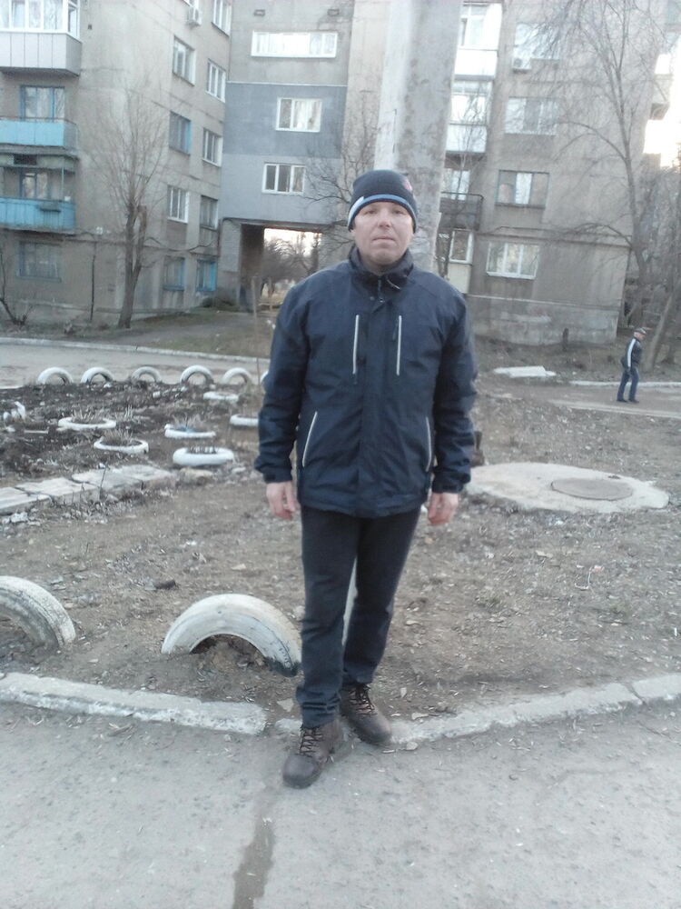  19207639  Viktor, 45 ,    