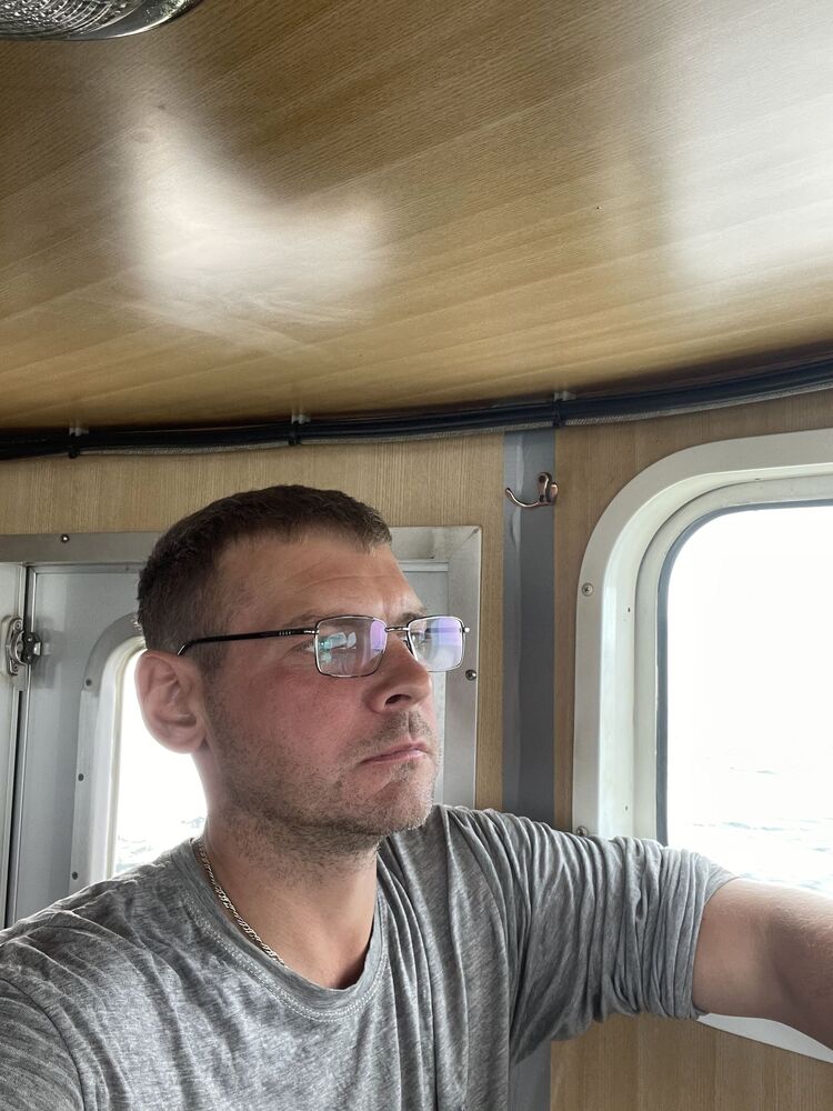  45373189  Ruslan, 38 ,    