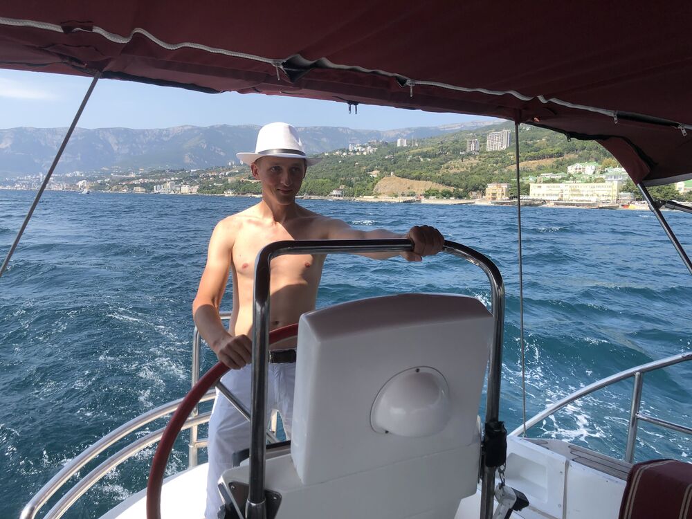  Hue,   Ruslan, 38 ,   ,   