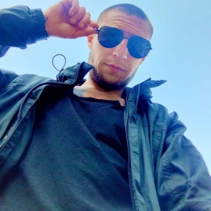  40683529  , 27 ,    