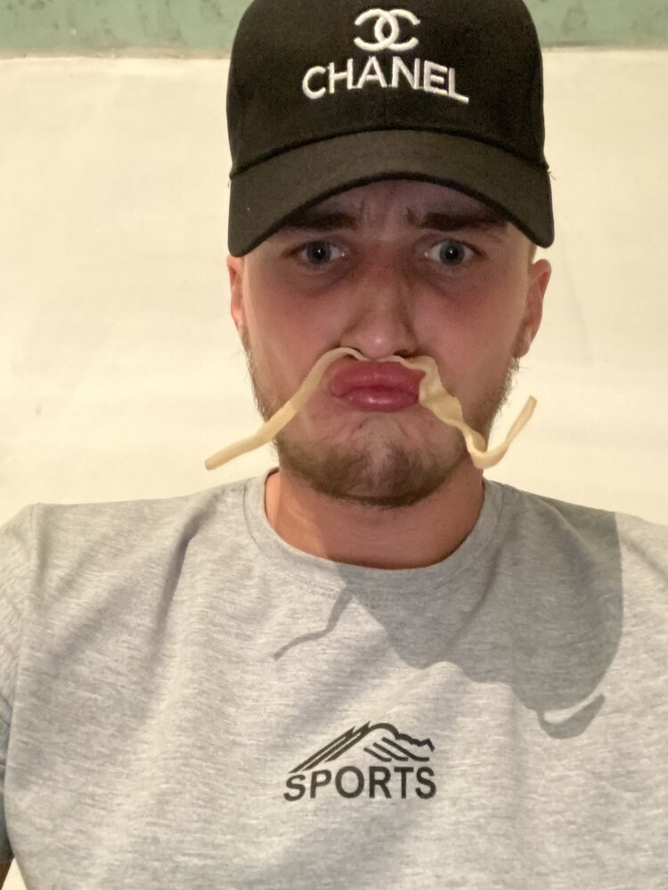  38242069  Tolik, 32 ,    